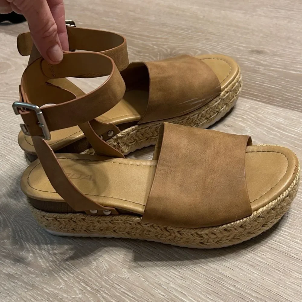 Soda Women's Platform Open Toe Tan Espadrille Sandals Sz 8.5